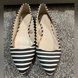 NWOT Express Striped Flats Size 6